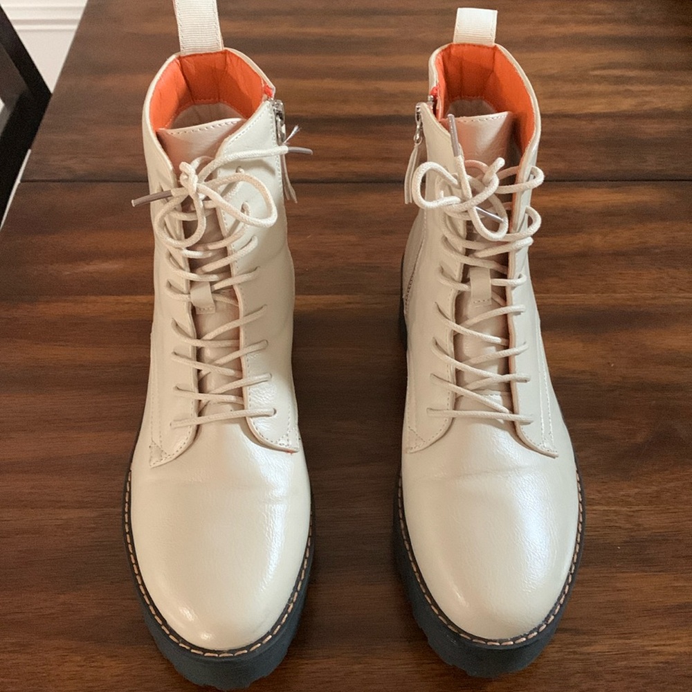 French Connection Grace boots -like new. Size 8.